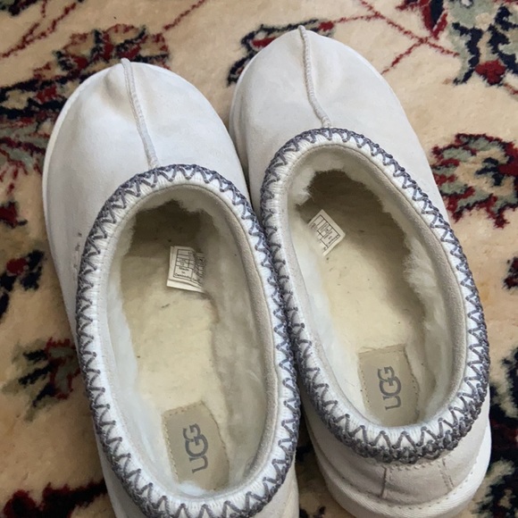 uggs - Picture 3 of 3